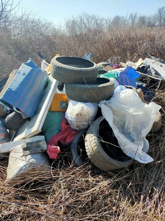 wysypisko plastikowych śmieci